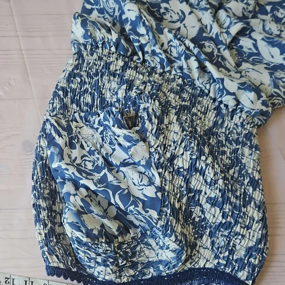 nlt Blue and White Floral Smocked Top - Picture 7 of 9